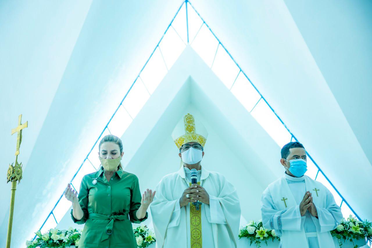 Habrá misa en la capilla una vez por semana.