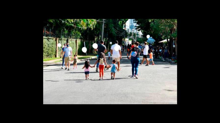 Padres que quieren educación presencial exigen respuestas del Gobierno