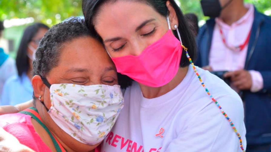 Primera dama encabeza jornada de chequeos gratuitos para prevenir el cáncer de mama