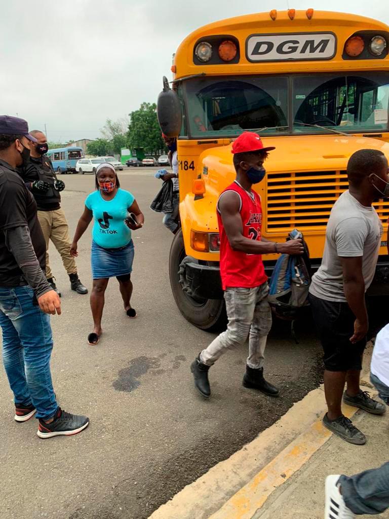 Repatrían más de tres mil haitianos indocumentados detenidos en la Región Norte