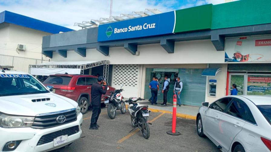 Asaltan banco en Santiago y cargan con  millonaria suma de dinero 