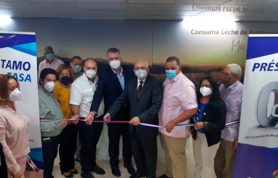 Banco Agrícola abre estafeta en la sede de Confenagro en Ciudad Ganadera 