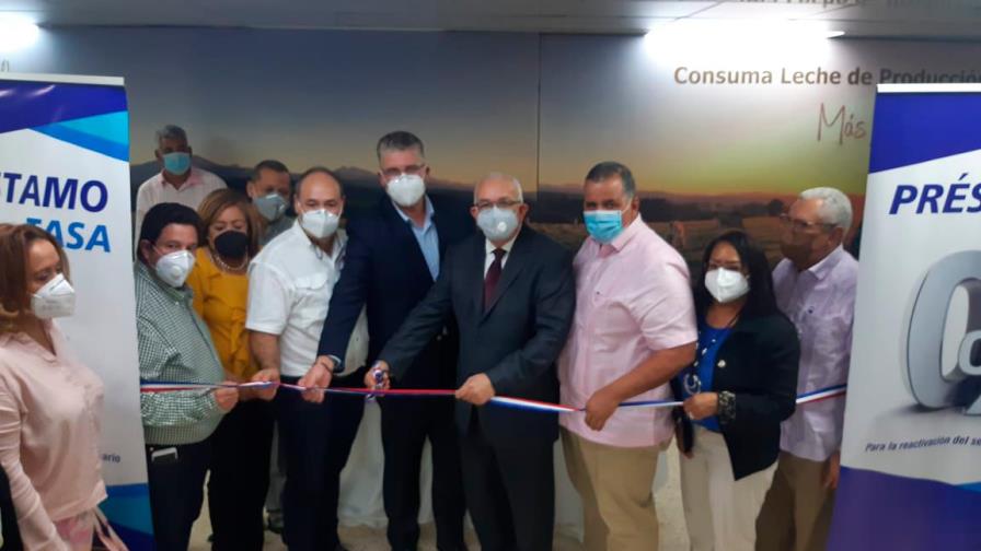 Banco Agrícola abre estafeta en la sede de Confenagro en Ciudad Ganadera 