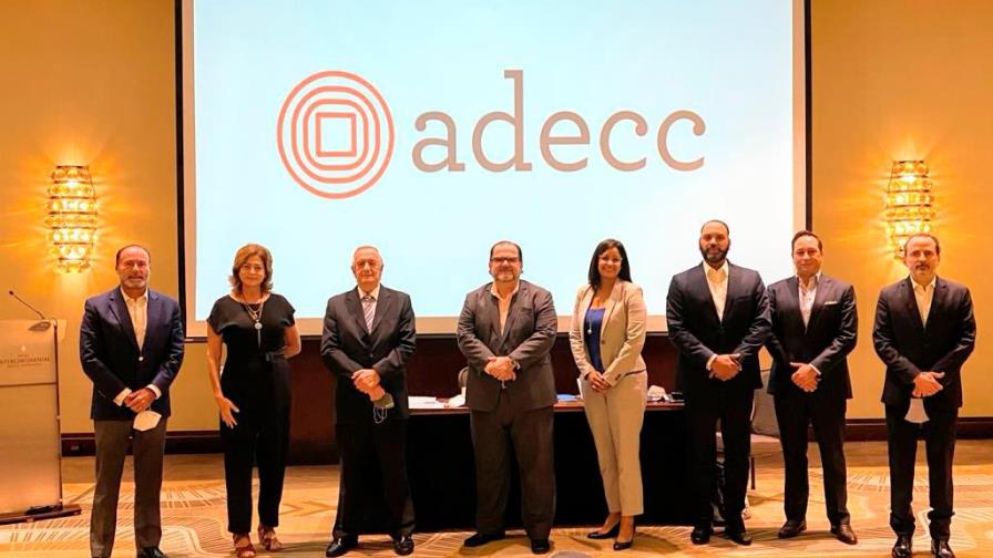 ADECC juramenta su Directiva para el 2021-2022