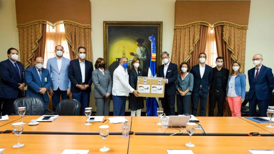 Alemania dona cien mil pruebas PCR a República Dominicana Alemania dona cien mil pruebas PCR a República Dominicana