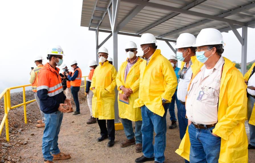 Ministros de Energía y Minas y de Medio Ambiente visitan la Barrick Gold  
