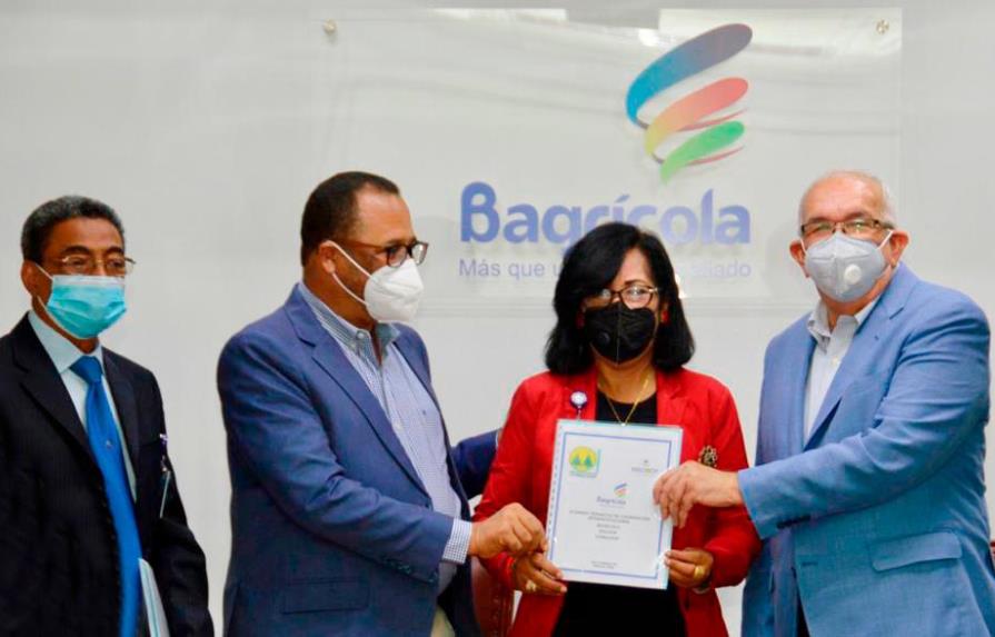 Bagrícola firma acuerdo para impulsar desarrollo de cooperativas agropecuarias