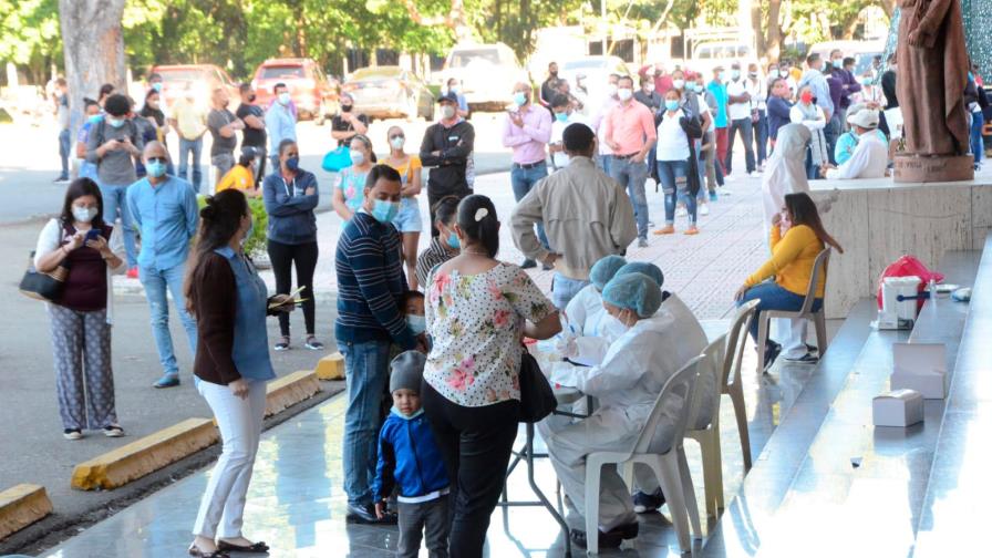 Salud Pública instala otra vez punto para pruebas PCR en Teatro del Cibao