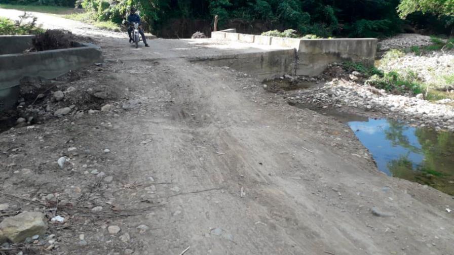 Demandan reconstrucción de puente en comunidad de San Cristóbal  