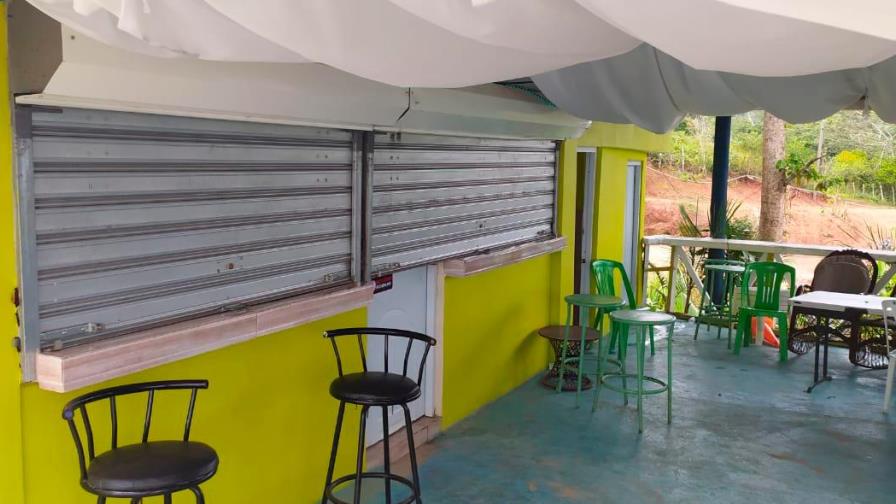 Clausuran negocio que violó protocolo sanitario en Esperanza; detienen a su propietario