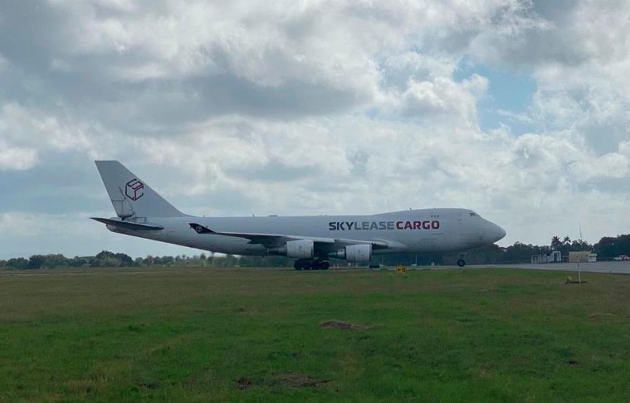 Uno de los aviones más grandes del mundo aterriza en Aeropuerto Cibao