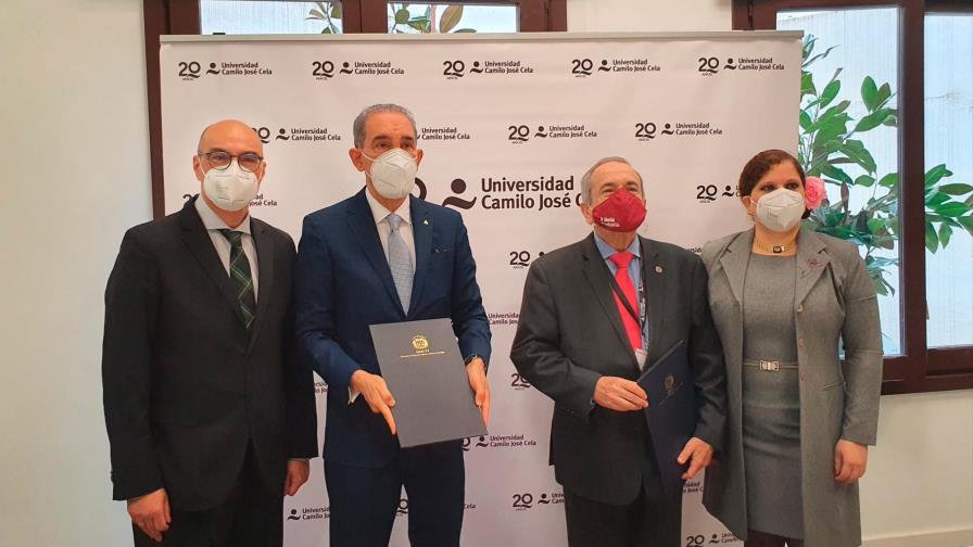 MESCYT firma acuerdo con universidad de España para formación del liderazgo político