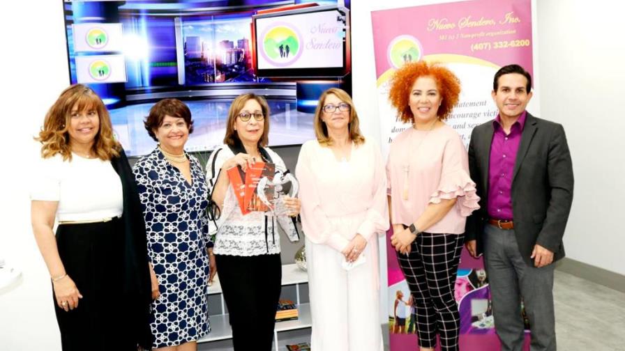 Verónica Sención inicia intercambio culturales entre RD y La Florida