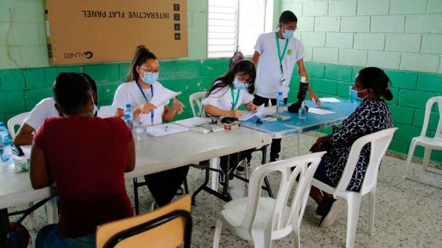 Inclusión social del gobierno llega hasta El Almirante