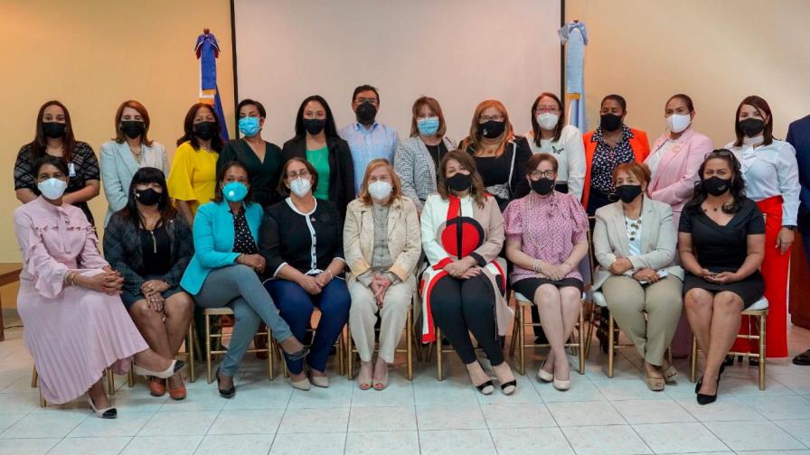 Director del Indrhi acuerda con gobernadoras impulsar proyectos hídricos 