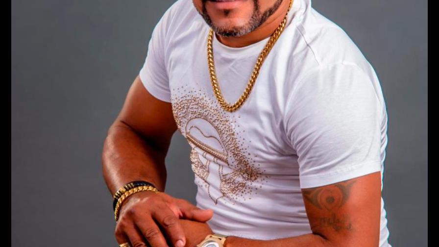 Gil Soriano promueve la canción “No te hago falta” Gil Soriano promueve la canción “No te hago falta”