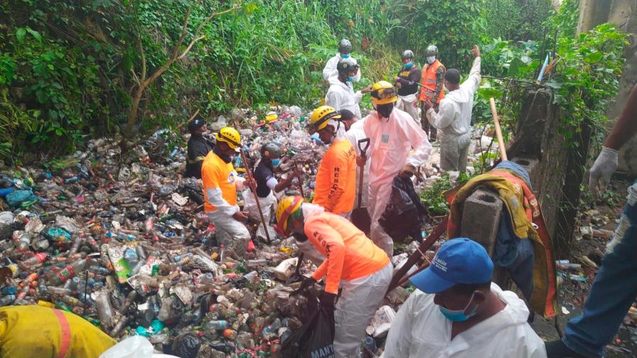 Sigue búsqueda de niño que cayó en cañada de Los Peralejos