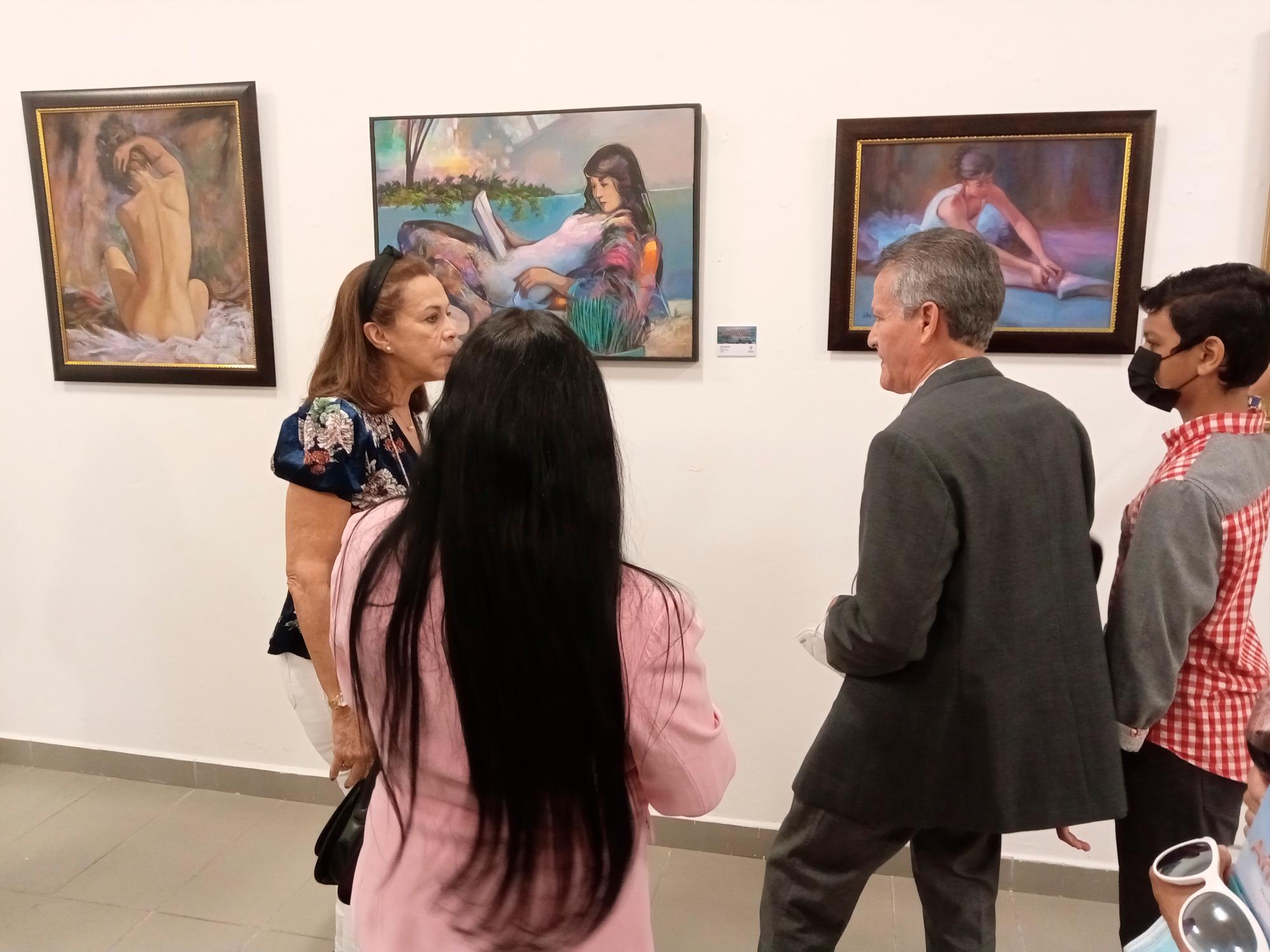 Los invitados elogiaron la calidad de la obra del artista