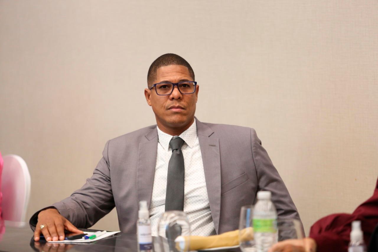 Carlos Lora, empresario y dirigente social de Los Alcarrizos.