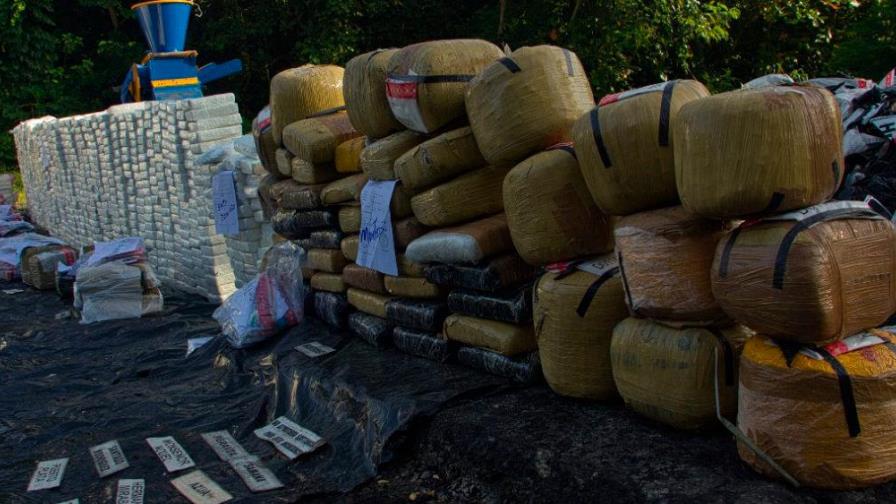 Procuraduría quema más de una tonelada de drogas en Pedro Brand Procuraduría quema más de una tonelada de drogas en Pedro Brand