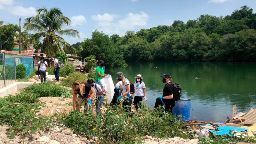 Realizan jornada de limpieza en Río Salado por Día Internacional de la Conservación del Manatí