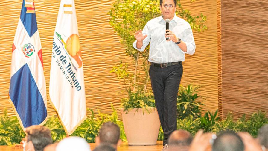 RD recibiría más de 1.2 millones de turistas en lo que resta de año