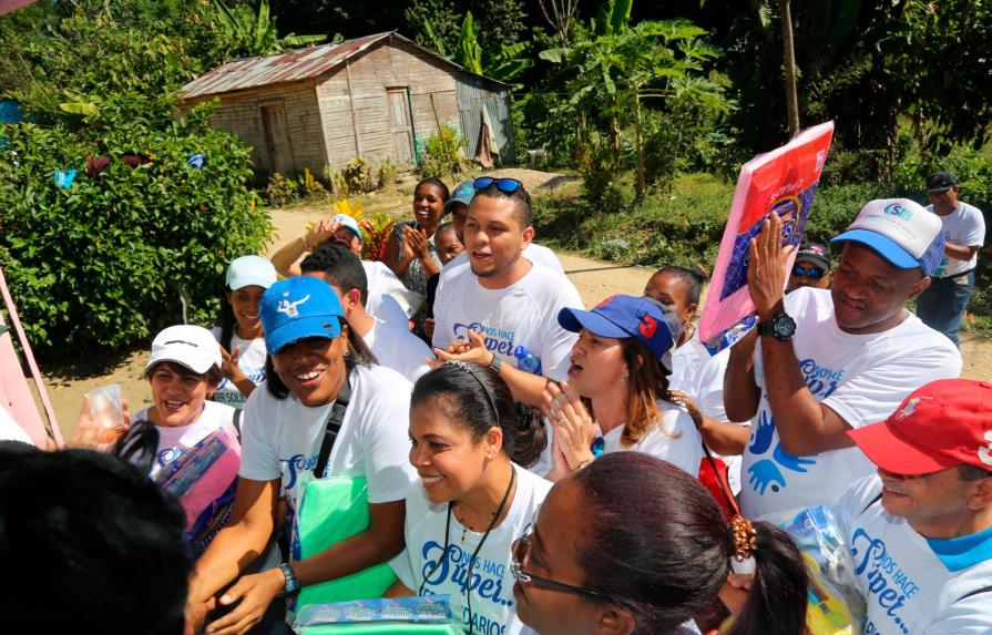 Empleados de la SIB realizan jornada de solidaridad en San Cristóbal