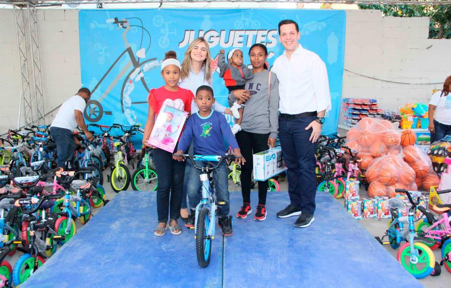 Hugo Beras dice recolectó más de un millón de botellas con iniciativa “juguetes por plásticos”