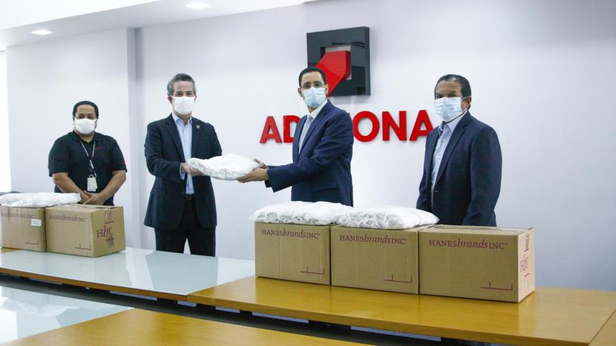 Empresa Hanes Brands entrega donación de 50,000 mascarillas al Gobierno dominicano