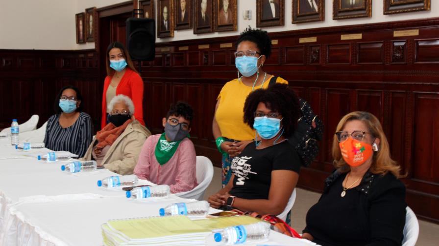 Feministas de Santiago rechazan creación ley especial para el aborto Feministas de Santiago rechazan creación ley especial para el aborto