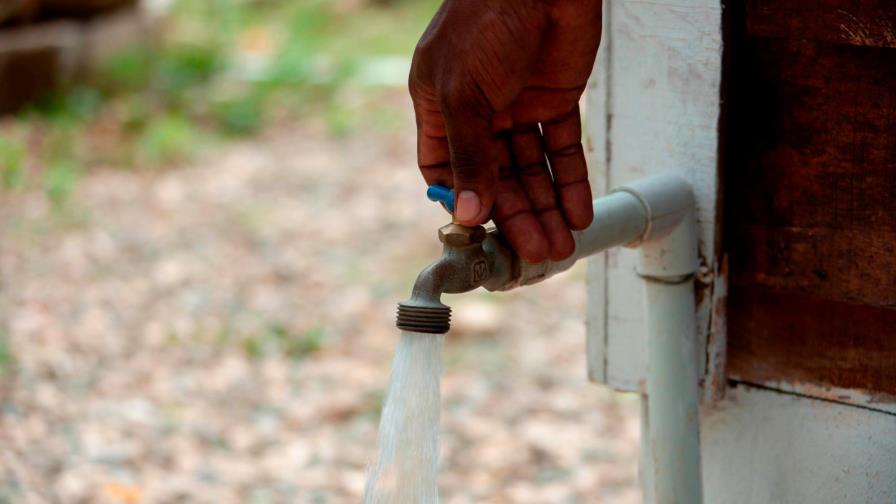 El Pacto del Agua deberá reordenar un sector en el que intervienen 20 instituciones
El Pacto del Agua deberá reordenar un sector en el que intervienen 20 instituciones El Pacto del Agua deberá reordenar un sector en el que intervienen 20 instituciones
El Pacto del Agua deberá reordenar un sector en el que intervienen 20 instituciones