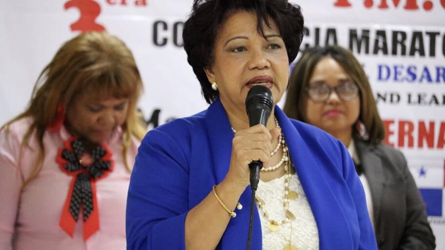 María Cristina Gregorio de Peña imparte conferencia sobre liderazgo al estilo de Jesús María Cristina Gregorio de Peña imparte conferencia sobre liderazgo al estilo de Jesús