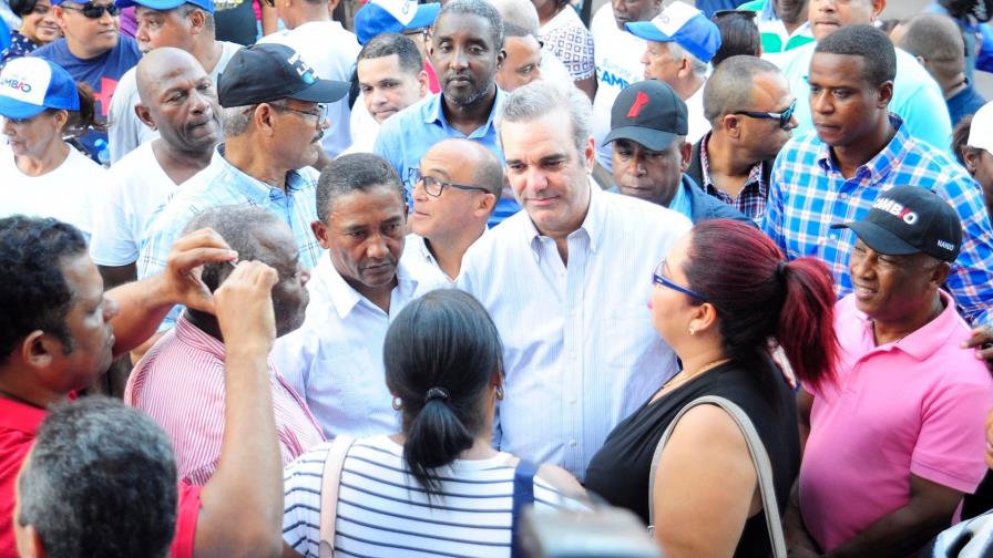 Abinader recorre zona Este y Suroeste con su programa “Gana tu Colegio”