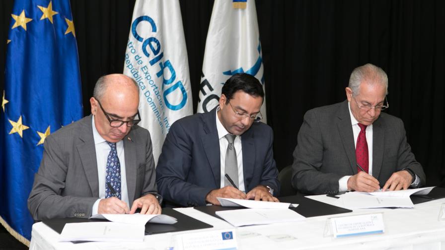 Firman acuerdo para fortalecer e internacionalizar las Pymes RD Firman acuerdo para fortalecer e internacionalizar las Pymes RD