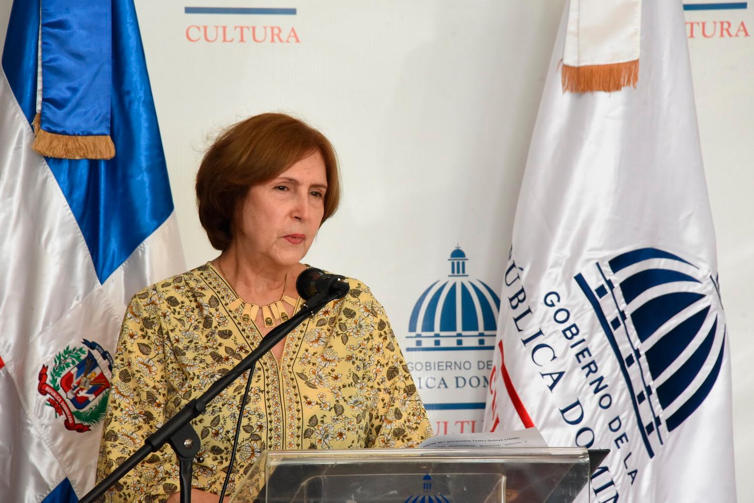 Carmen Heredia de Guerrero, ministra de Cultura, aprovechó la ocasión para felicitar al equipo por la maravillosa labor que ha venido realizando desde hace tres décadas en la escena artística dominicana