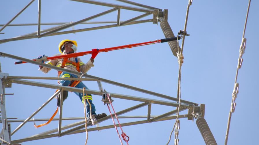 Autoridades interrumpirán el servicio eléctrico en Barahona, Bahoruco e Independencia