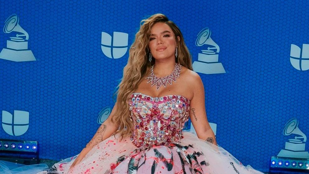 ¿Cuál era el mensaje del polémico vestido que Karol G usó en los Latin Grammy?