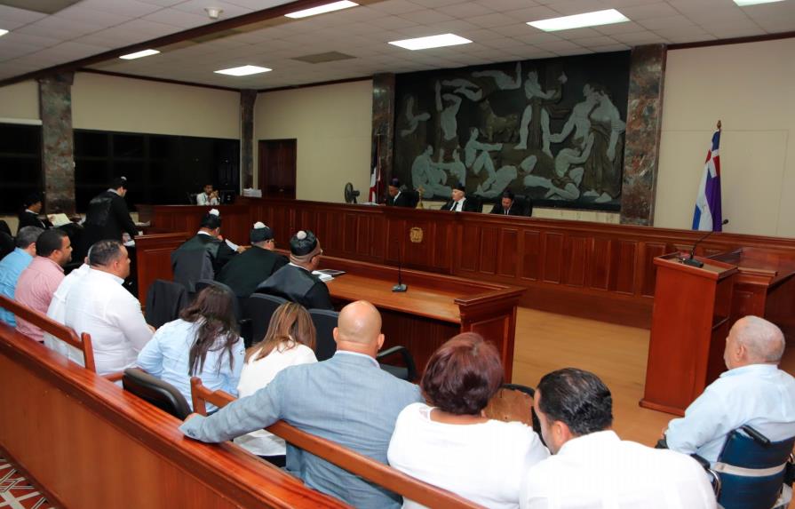 Corte varía coerción y envía a prisión a acusados de fraude fiscal Tremols Payero