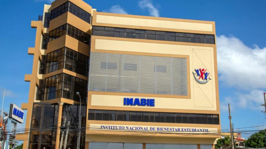 Anuncian licitación de más de RD$300 millones para adquisición de 500 mil zapatos escolares 