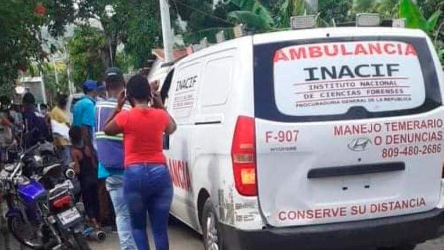 Agente policial mata a su pareja y se suicida en Villa González