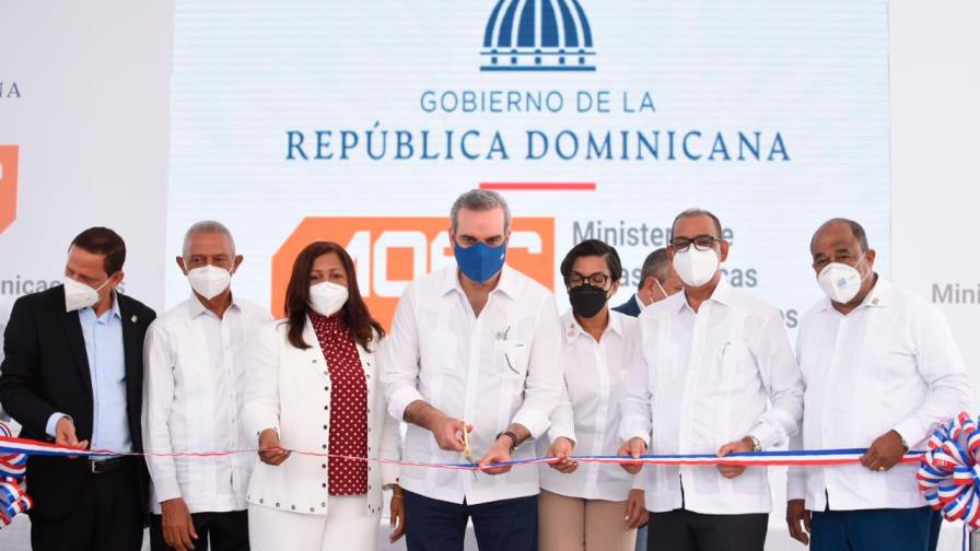 Presidente Abinader agota agenda de trabajo en Dajabón y Santiago