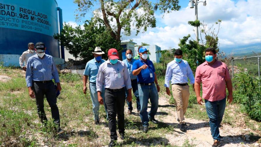 Director de Inapa acude a Pedernales por daños causó tormenta Laura a acueductos 
