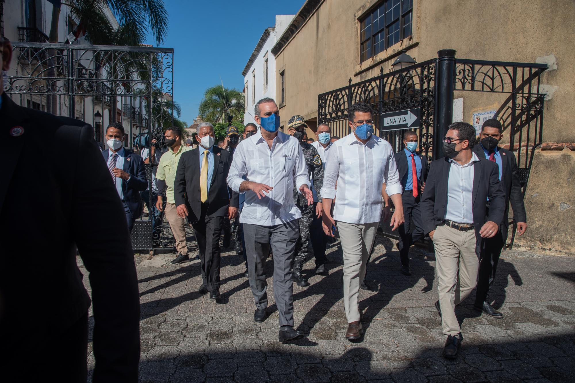El presidente de la República Dominicana, Luis Abinader, destinó buena parte de su agenda a recorrer los espacios de la Ciudad Colonial (Foto: Eddy Vittini)