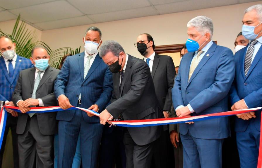 Leonel Fernández inaugura bloque de senadores de la Fuerza del Pueblo 