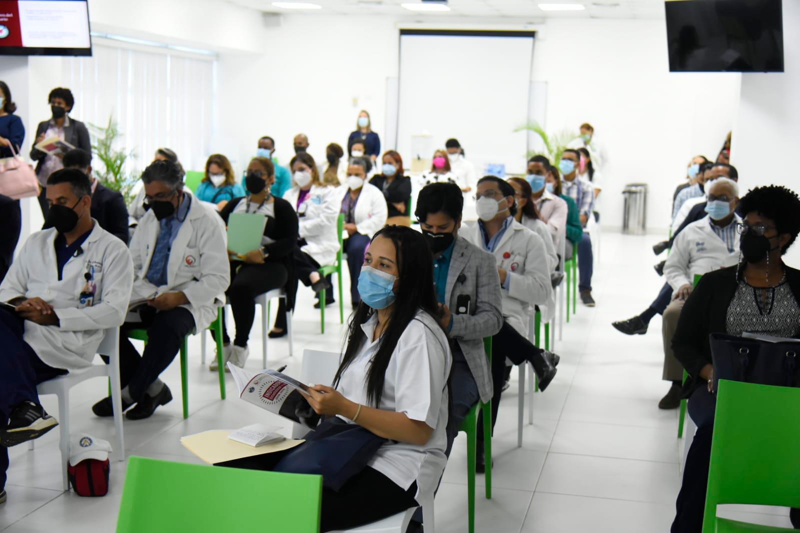 Participantes en la presentación 