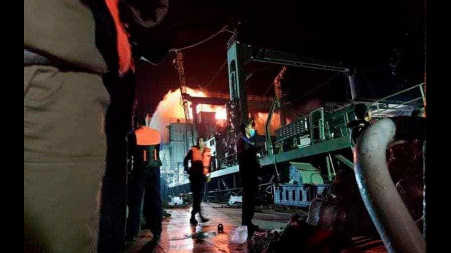 Se incendia y hunde un importante buque militar iraní en el golfo de Omán Se incendia y hunde un importante buque militar iraní en el golfo de Omán