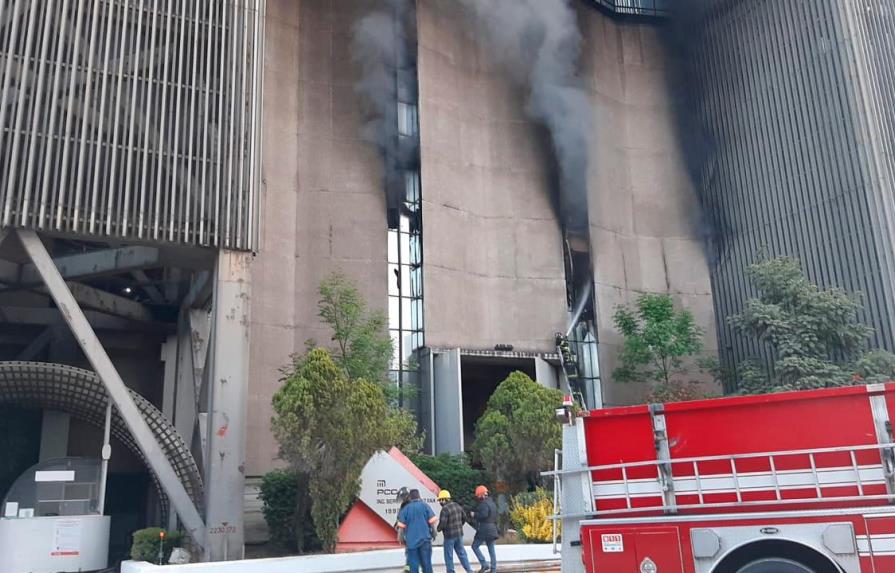 Incendio en Metro de Ciudad de México deja un muerto y 6 líneas sin servicio