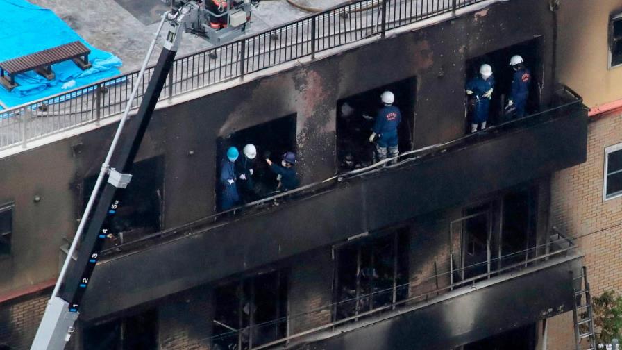 Al menos 25 muertos y decenas de heridos por incendio provocado en Japón
