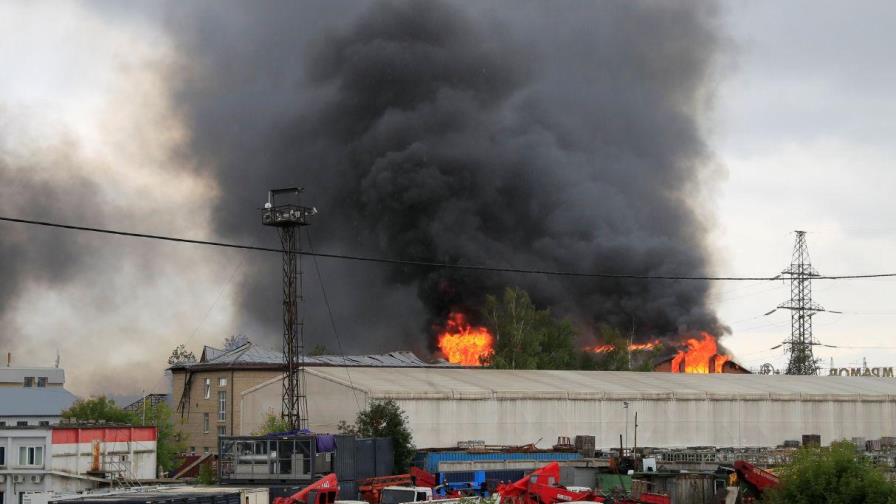 Al menos un muerto y 13 heridos en un incendio en central eléctrica de Moscú