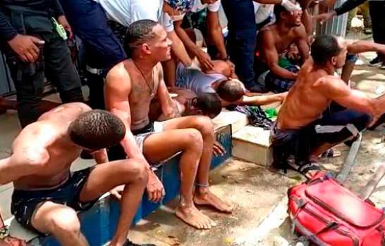 Siete de los reclusos heridos en cárcel de La Romana serán intervenidos para retirarles la piel quemada